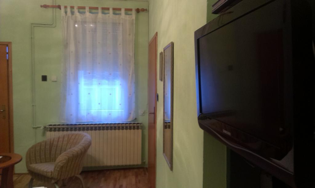Apartments & Rooms Korzo Slavonski Brod Bilik gambar