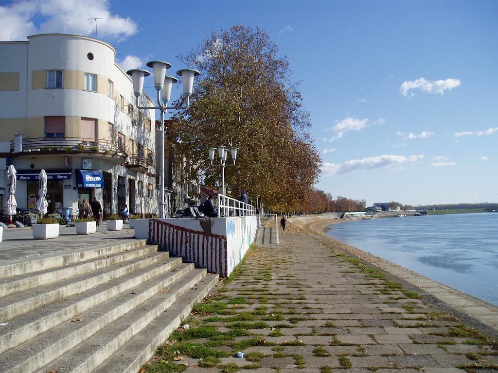 Apartments & Rooms Korzo Slavonski Brod Bilik gambar